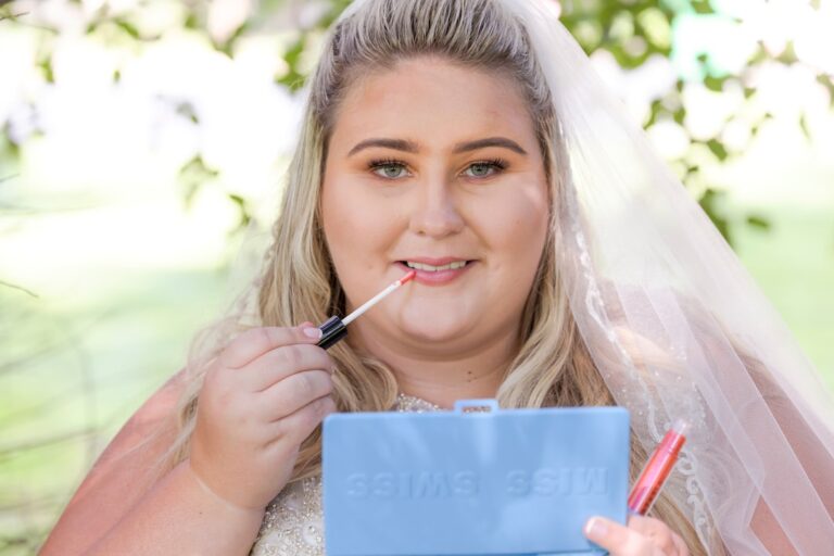 Discovering the Best Long-Lasting Lip Gloss Formulas